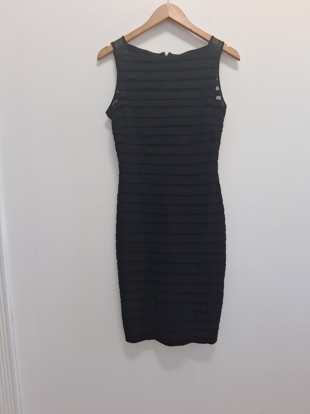 Adrianna Papell Sheath Dress Black Mesh Illusion Size 6 Bandage  Cocktail LBD